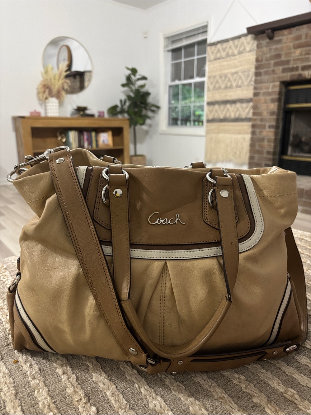 Coach Ashley Spectator Leather Shoulder Bag - Picture 2 of 16